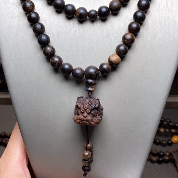 沉香手串越南芽庄瘤疤紫棋楠0.8✖️108➕醒狮沉香木雕设计