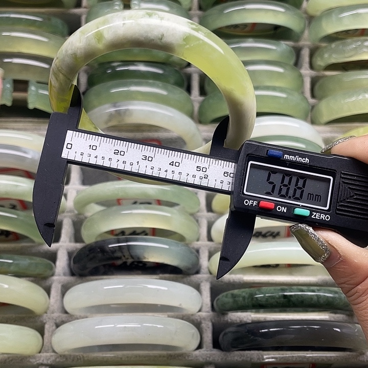 蛇纹石玉未镶嵌手镯452