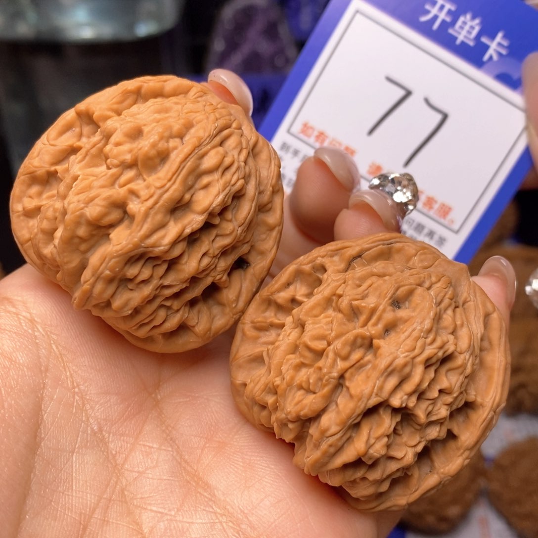 文玩核桃把件42全品白茬麦穗虎头77