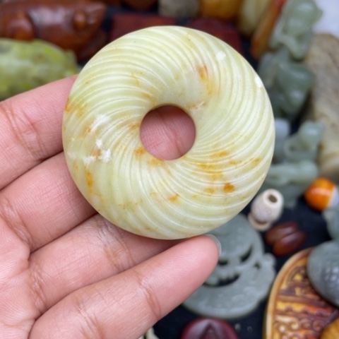 蛇纹石玉未镶嵌颈饰10