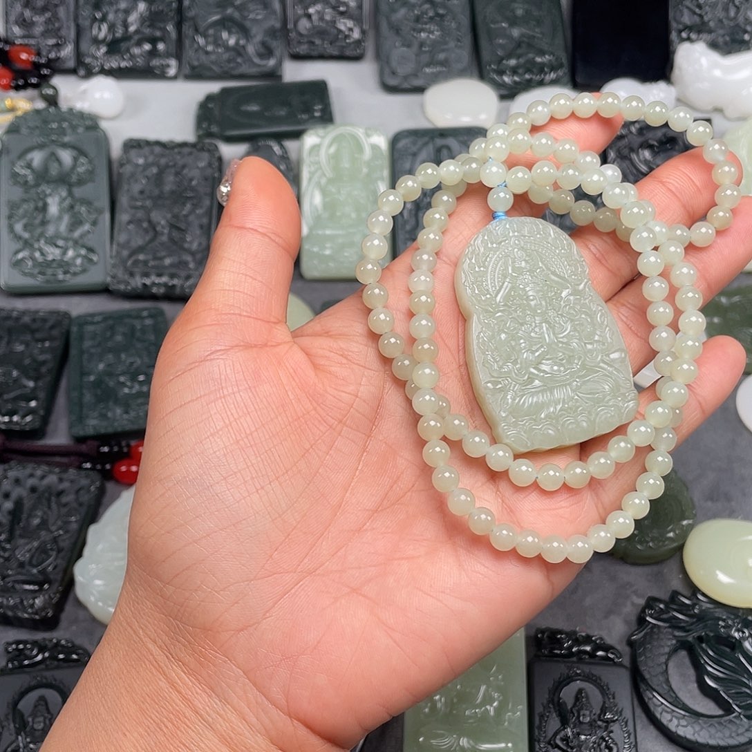 和田玉未镶嵌颈饰