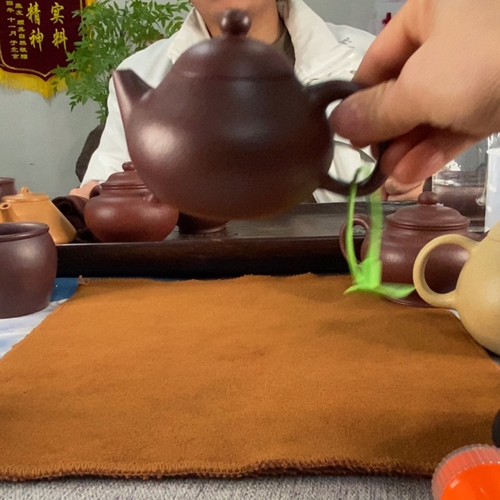 紫砂茶壶，*纯石红全手200左右的容量微微瑕