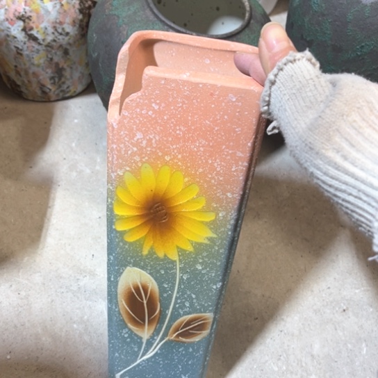 罐默认微瑕，有孔编号13-14