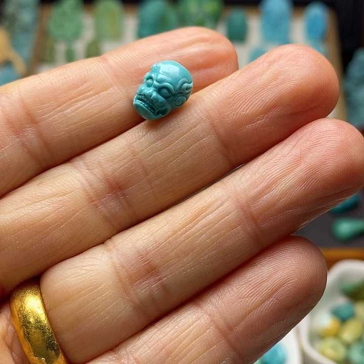 绿松石颈饰未镶嵌