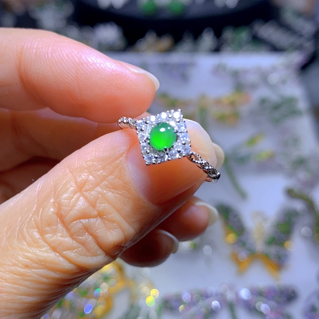 翡翠颈饰银S925镶嵌天然翡翠