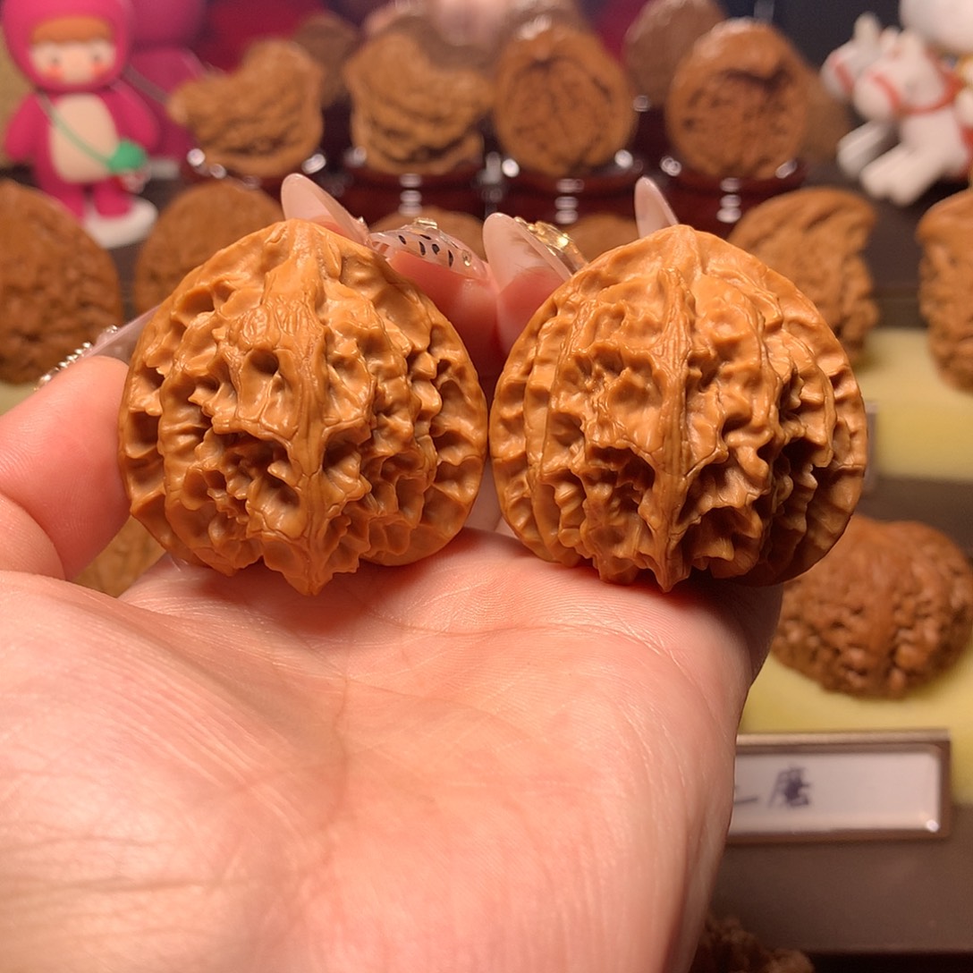 A***山吊坠文玩核桃三角苹果园43