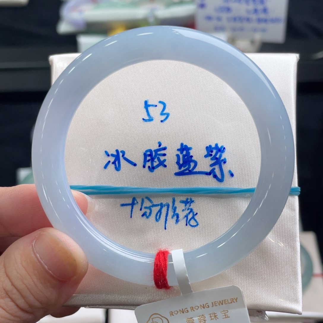 翡翠手镯未镶嵌翡翠手镯