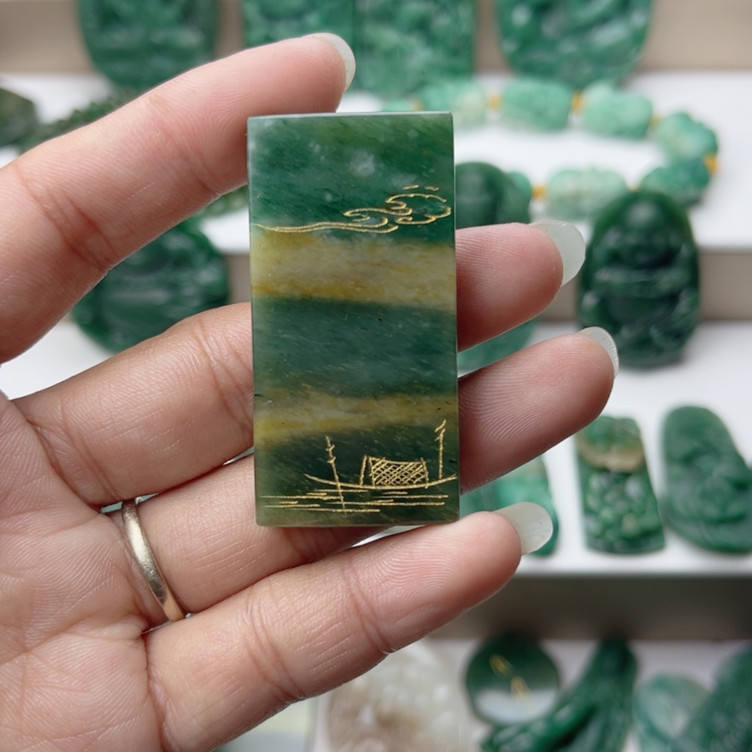 独山玉未镶嵌挂件