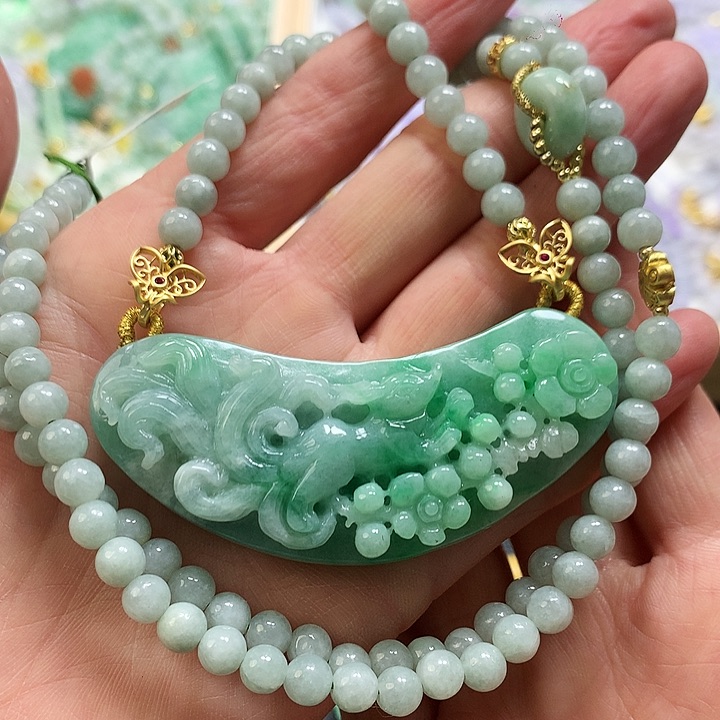 翡翠颈饰未镶嵌吊坠