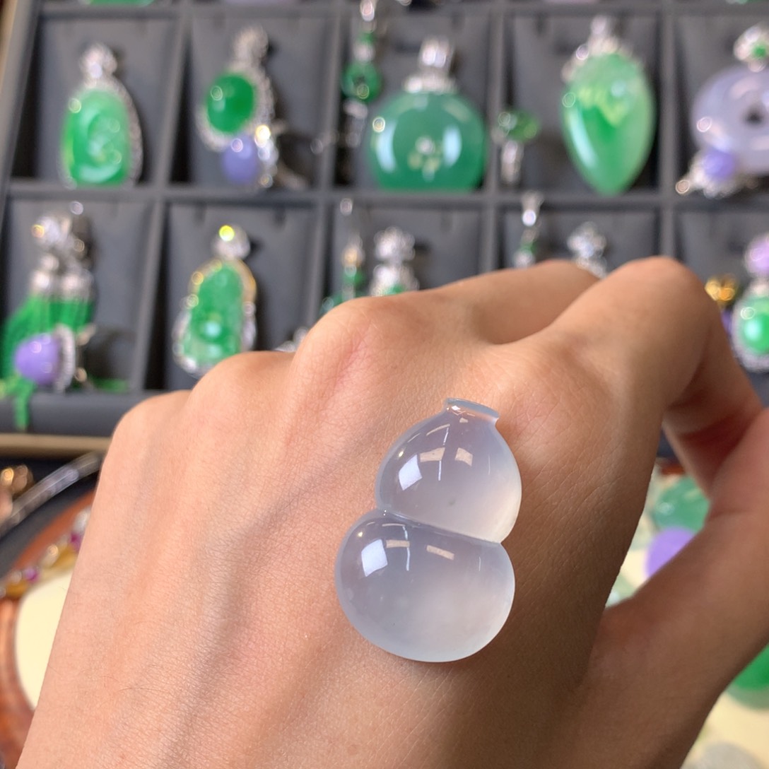 翡翠颈饰未镶嵌裸石