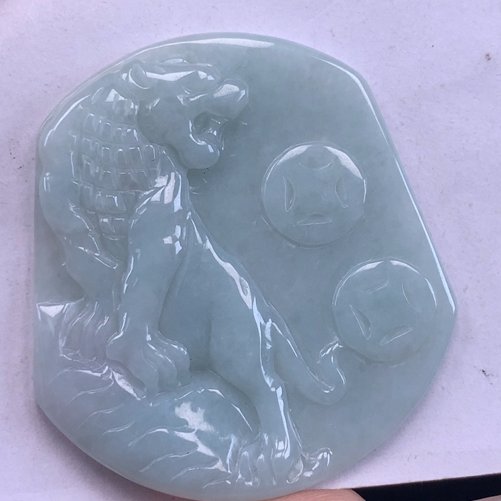 颈饰未镶嵌翡翠虎