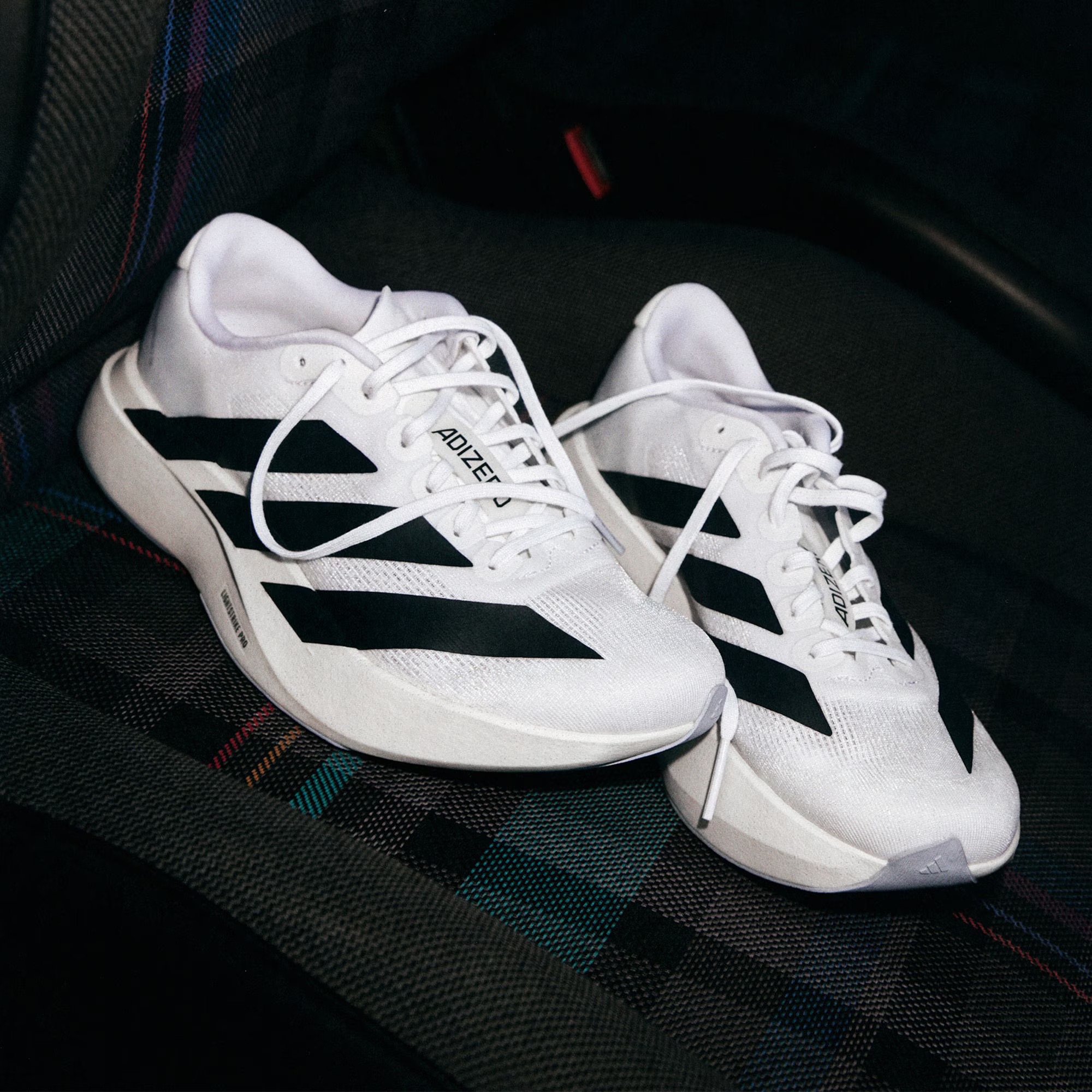 ADIZERO EVO SL W 女款吴艳妮轻盈竞训马拉松运动鞋 JH6208A
