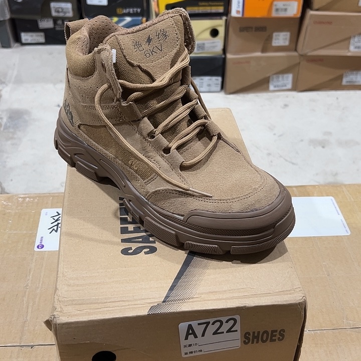 编码722号。41码防砸防刺劳保鞋。