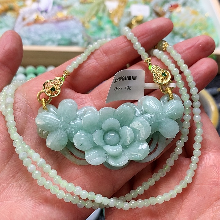 翡翠颈饰未镶嵌吊坠