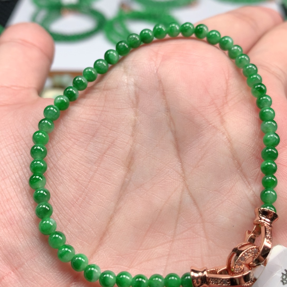 翡翠手链未镶嵌翡翠