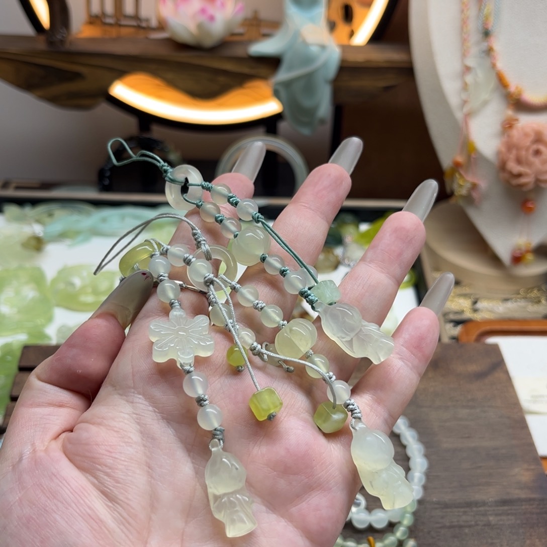 【闪购商品】未镶嵌蛇纹石玉颈饰袁叽手机链