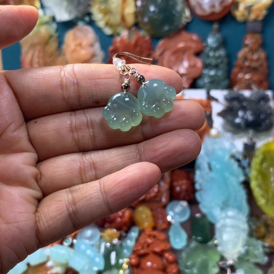 蛇纹石玉未镶嵌耳坠