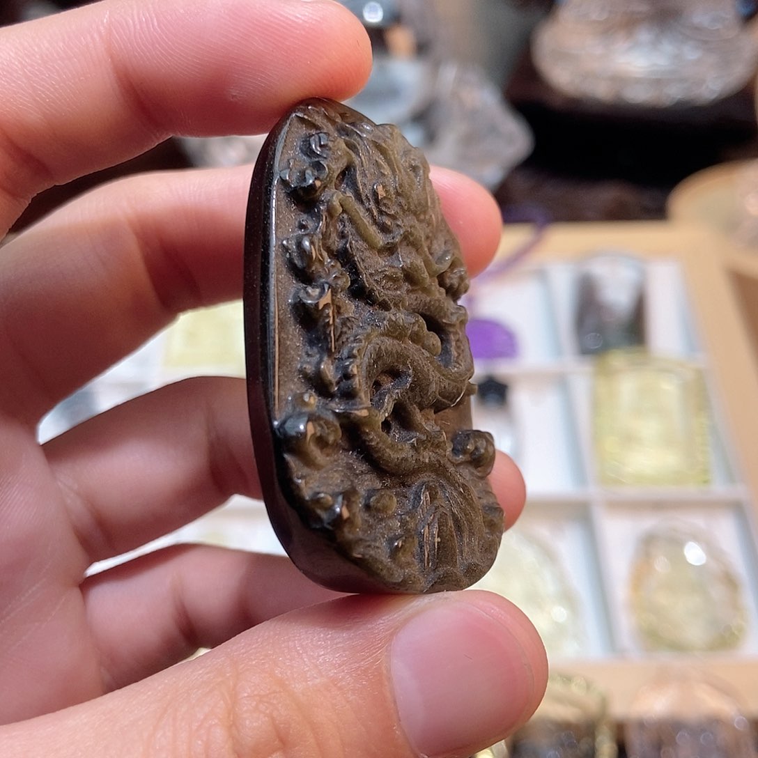 木金曜石龙牌吊坠