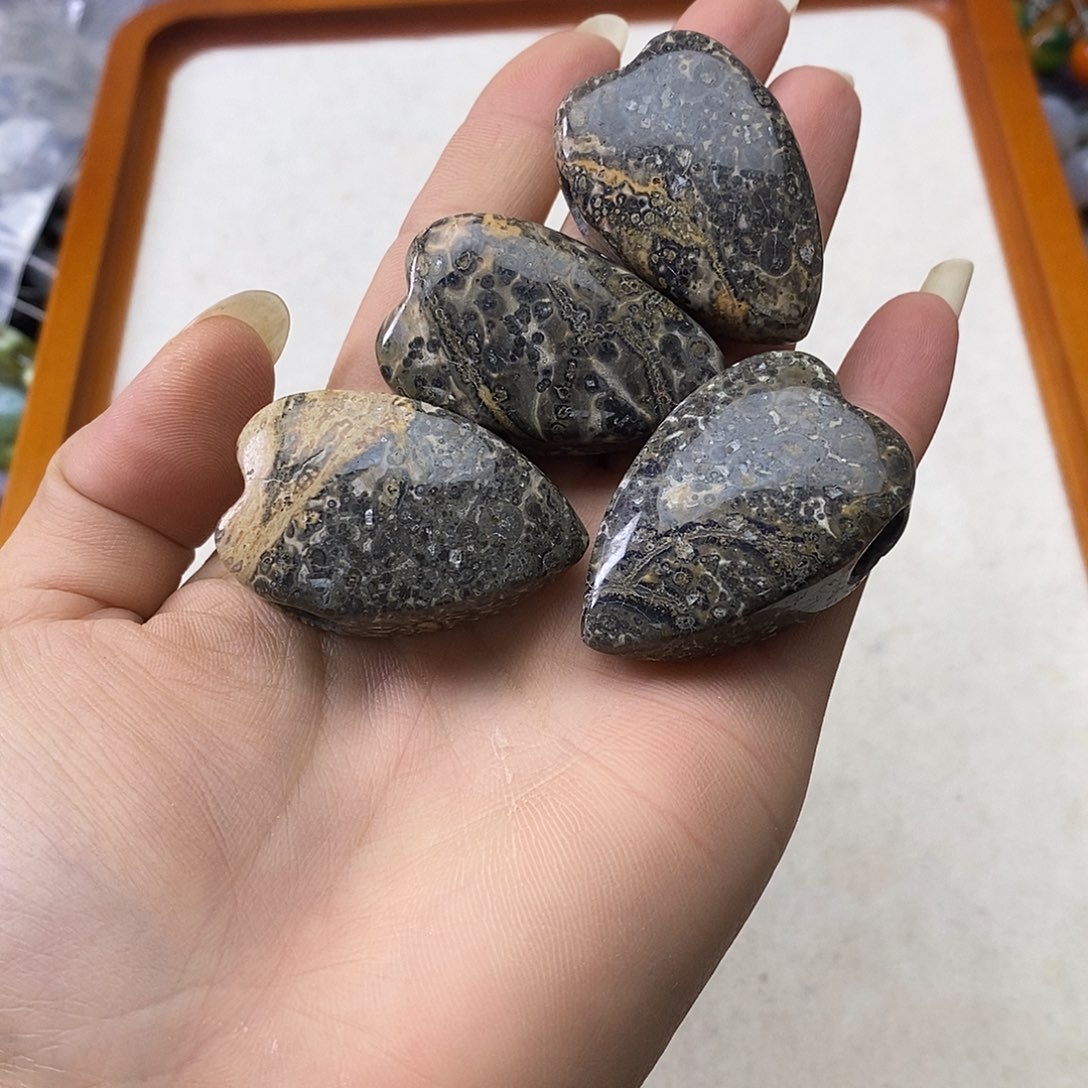 玛瑙/玉髓未镶嵌珠宝半成品豹纹一个装