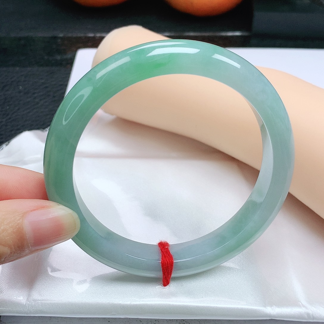 翡翠手镯未镶嵌正60