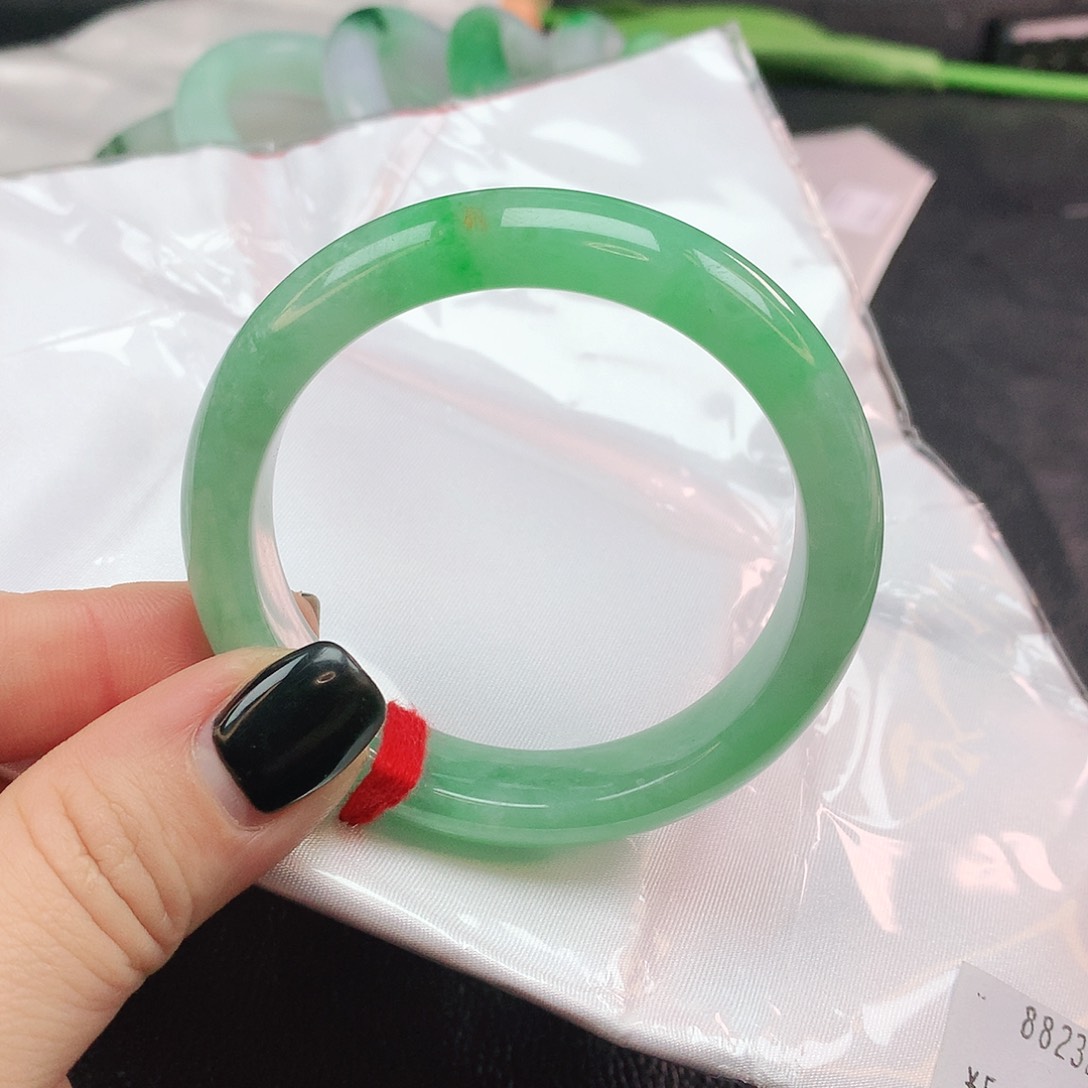 翡翠手镯未镶嵌正882327