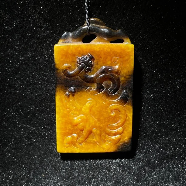 臻藏（8A）和田玉螭龙玉2503020039