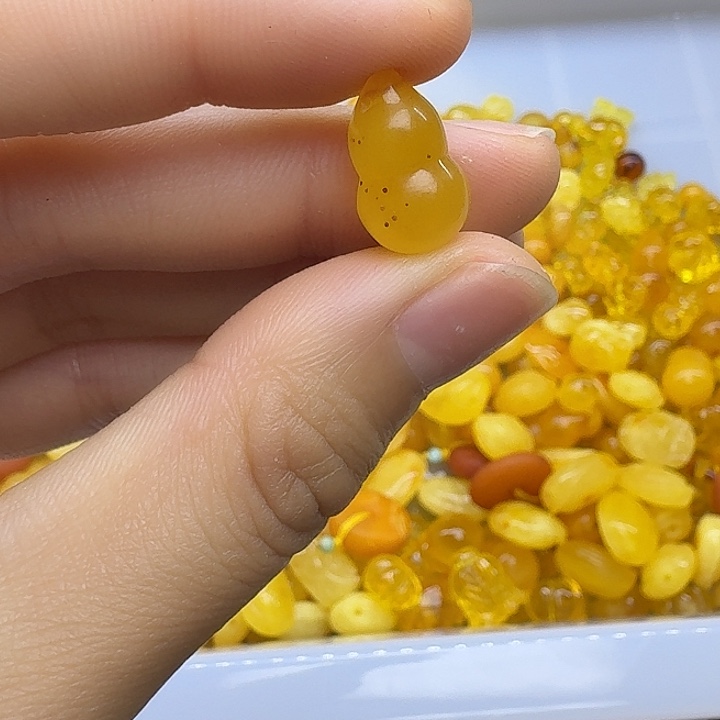 琥珀未镶嵌珠宝奇石