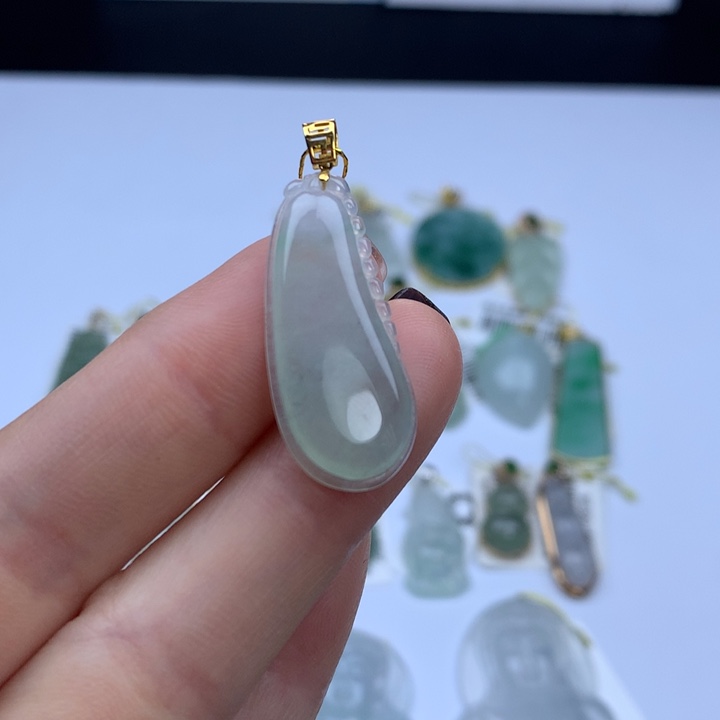 翡翠颈饰未镶嵌翡翠