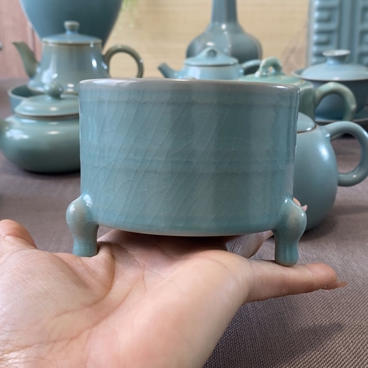 M***Z瓷片三足遵一一一一一一一