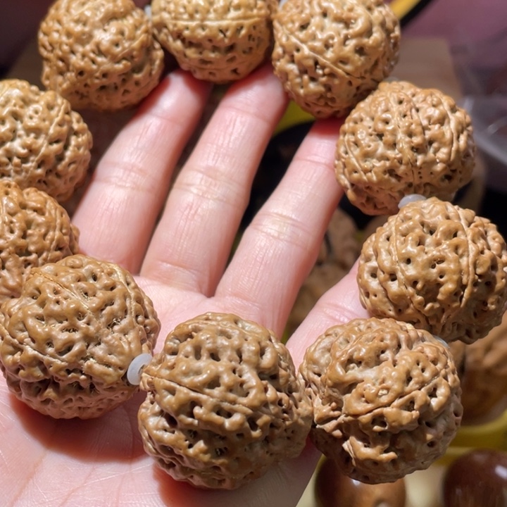 桃核把件七瓣金刚菩提手持