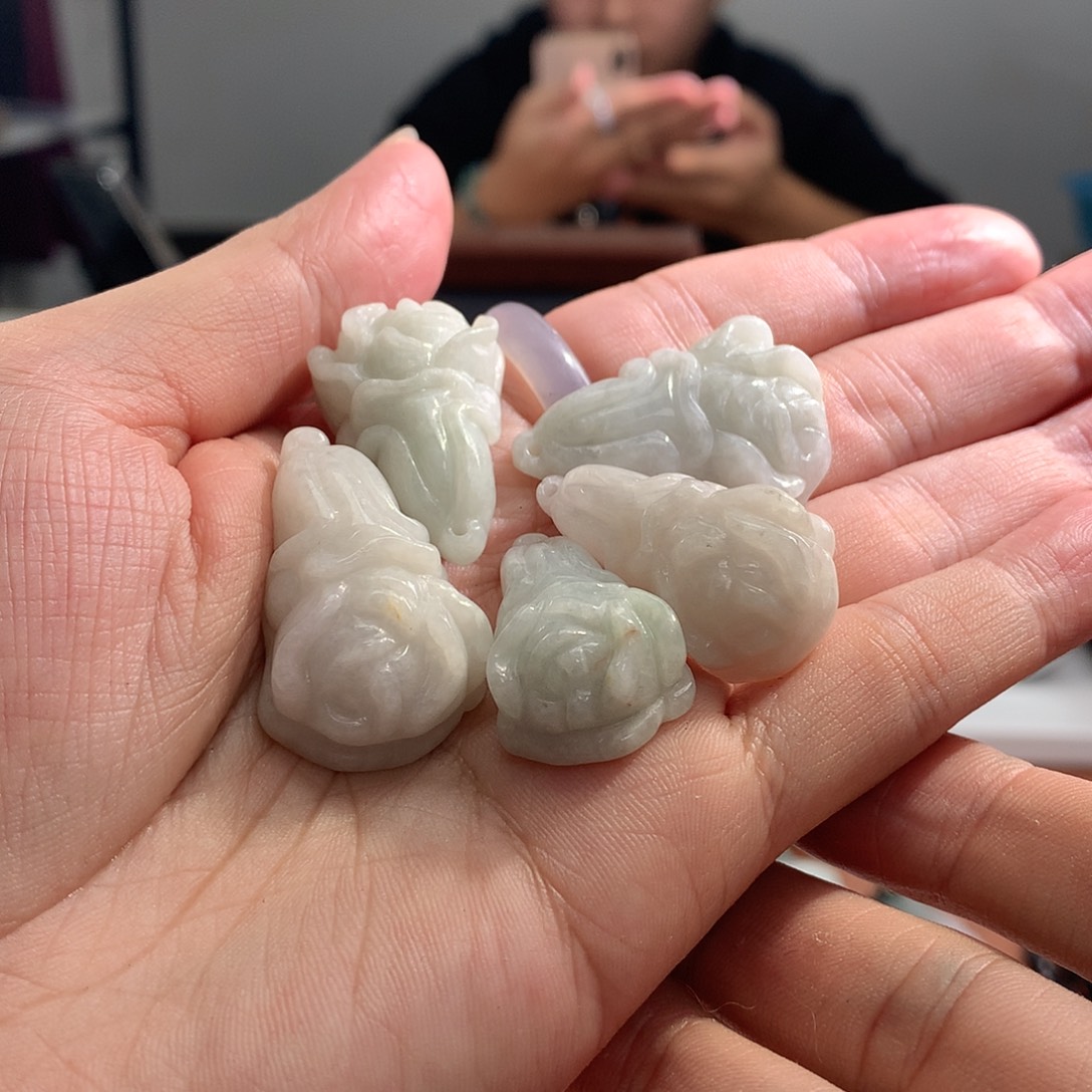 翡翠未镶嵌颈饰5个