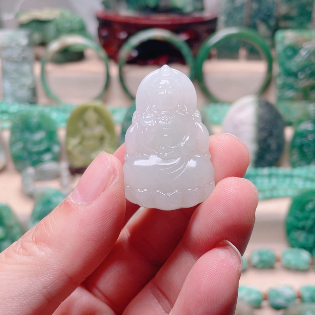 用***0独山玉未镶嵌颈饰