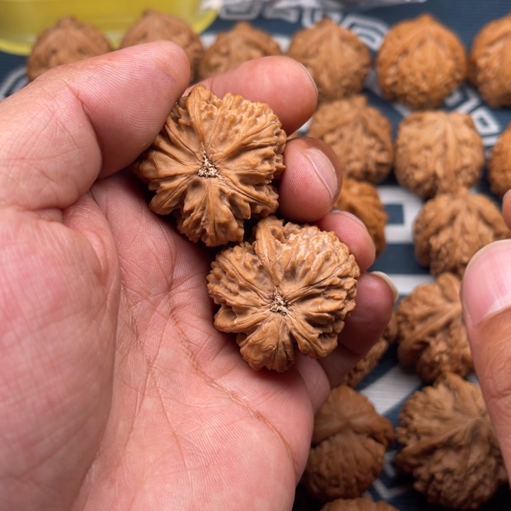 文玩核桃吊坠桔****～三棱