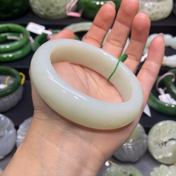 和田玉手镯59圈口 编号60未镶嵌