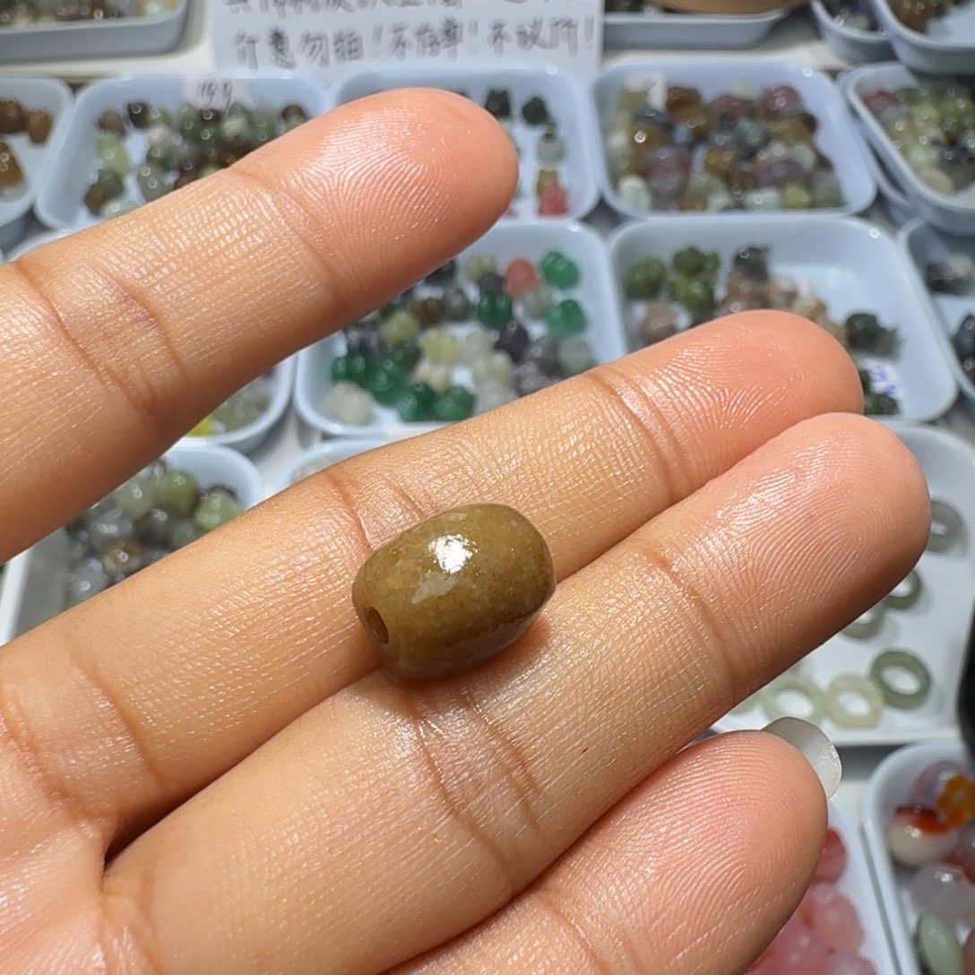 和田玉未镶嵌珠宝奇石