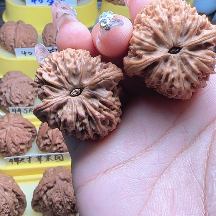 阿***）桃核吊坠弯弯核桃南僵尸