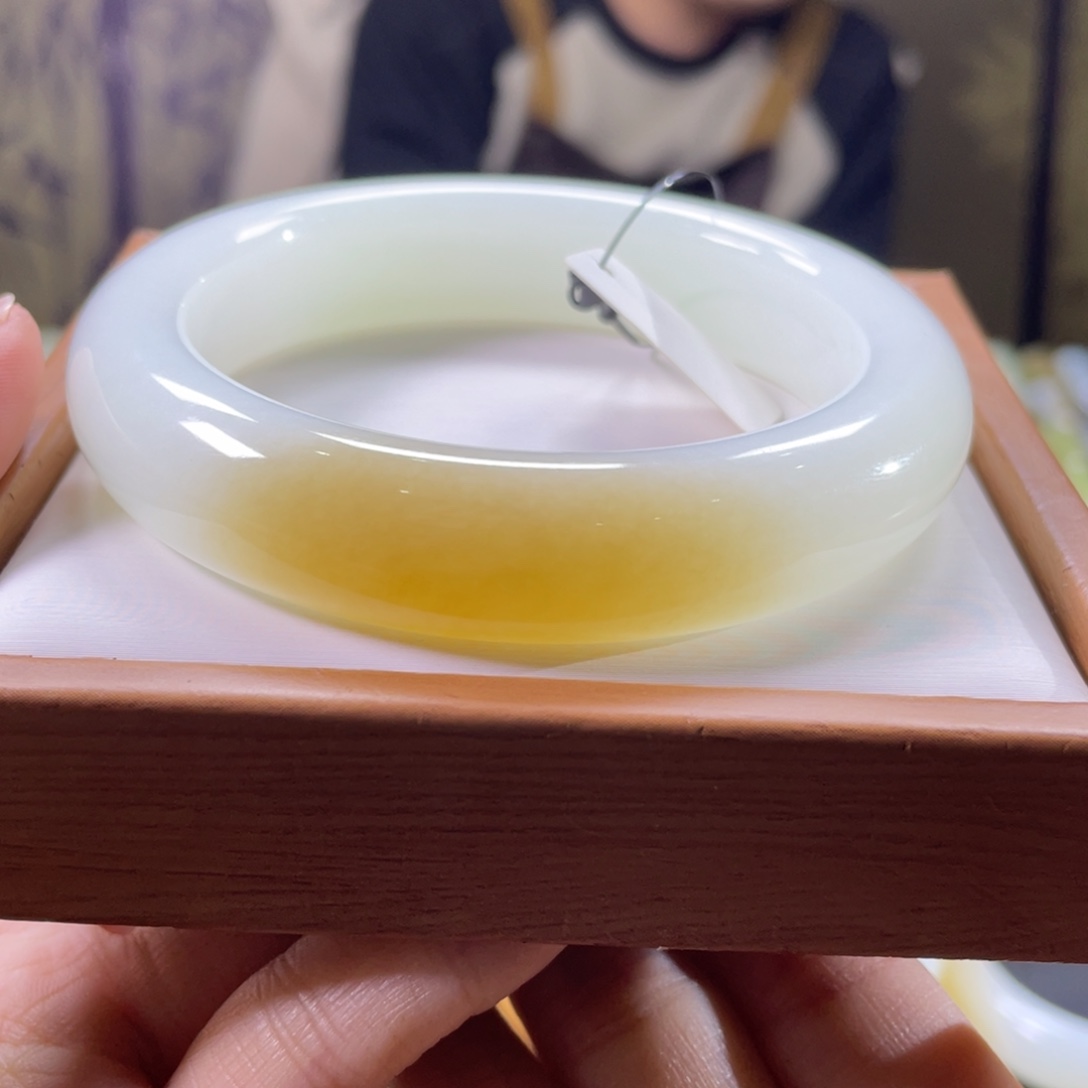 和田玉未镶嵌手镯62圈