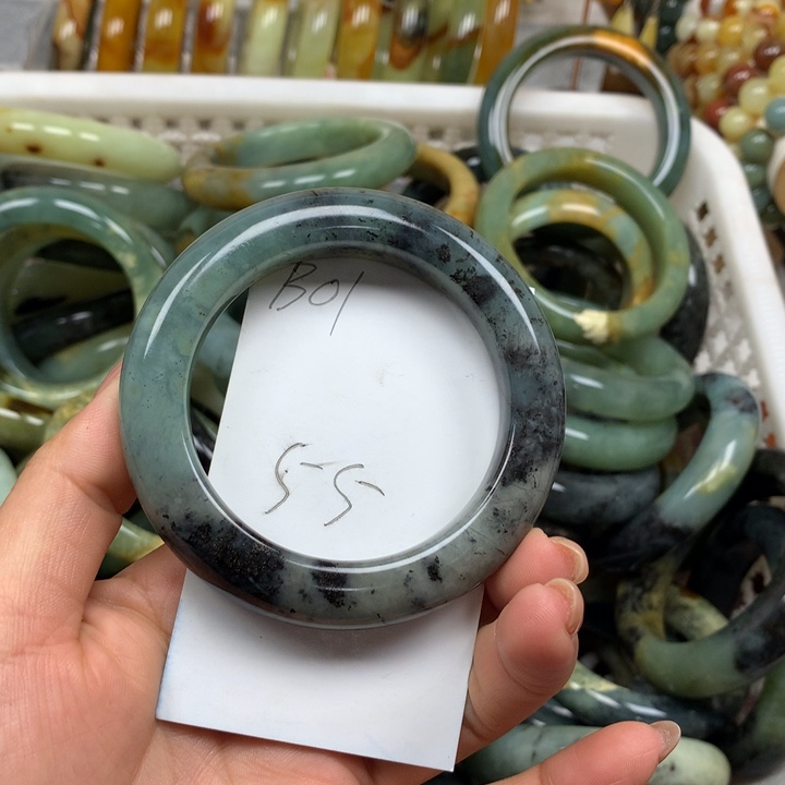 未镶嵌蛇纹石玉手镯