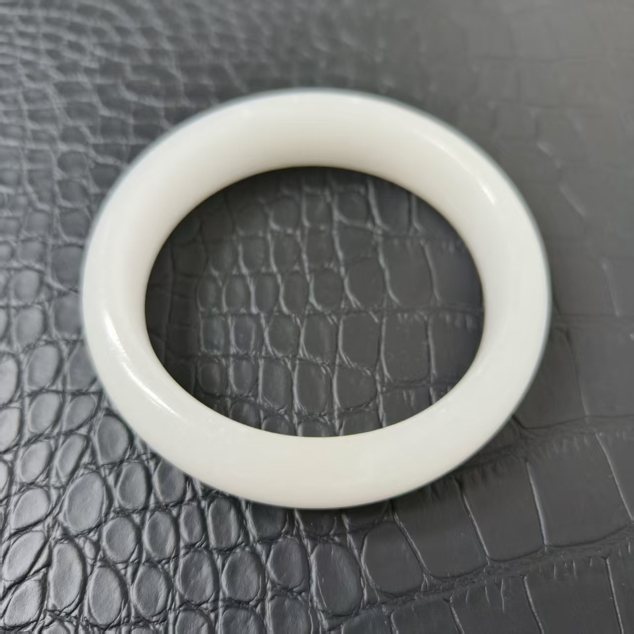 新疆料羊白月光手镯SZ1415