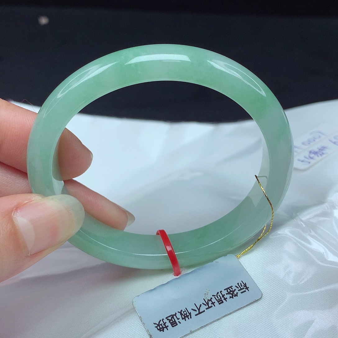 翡翠未镶嵌手镯54贵妃007