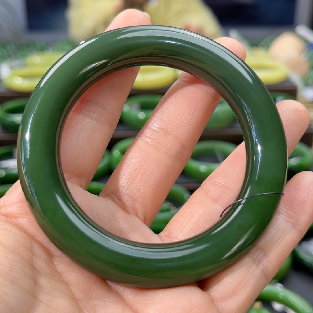 和田玉（碧玉）手镯未镶嵌