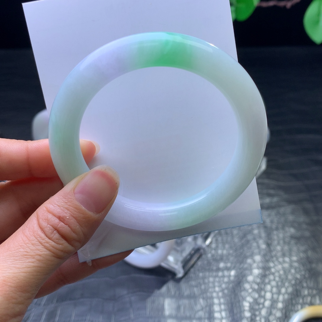 定制翡翠未镶嵌手镯