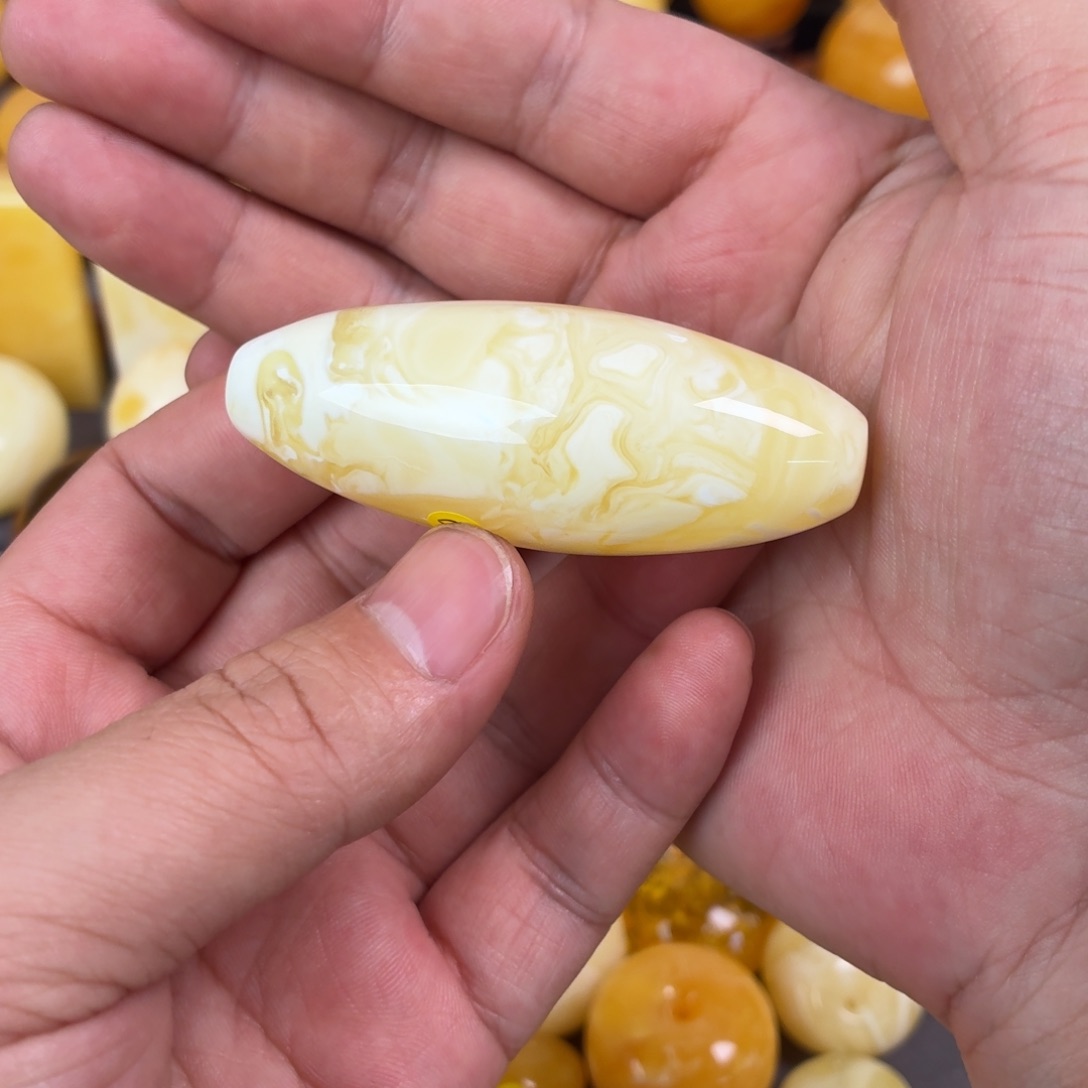 H***哲蜜蜡未镶嵌吊坠(不含链)
