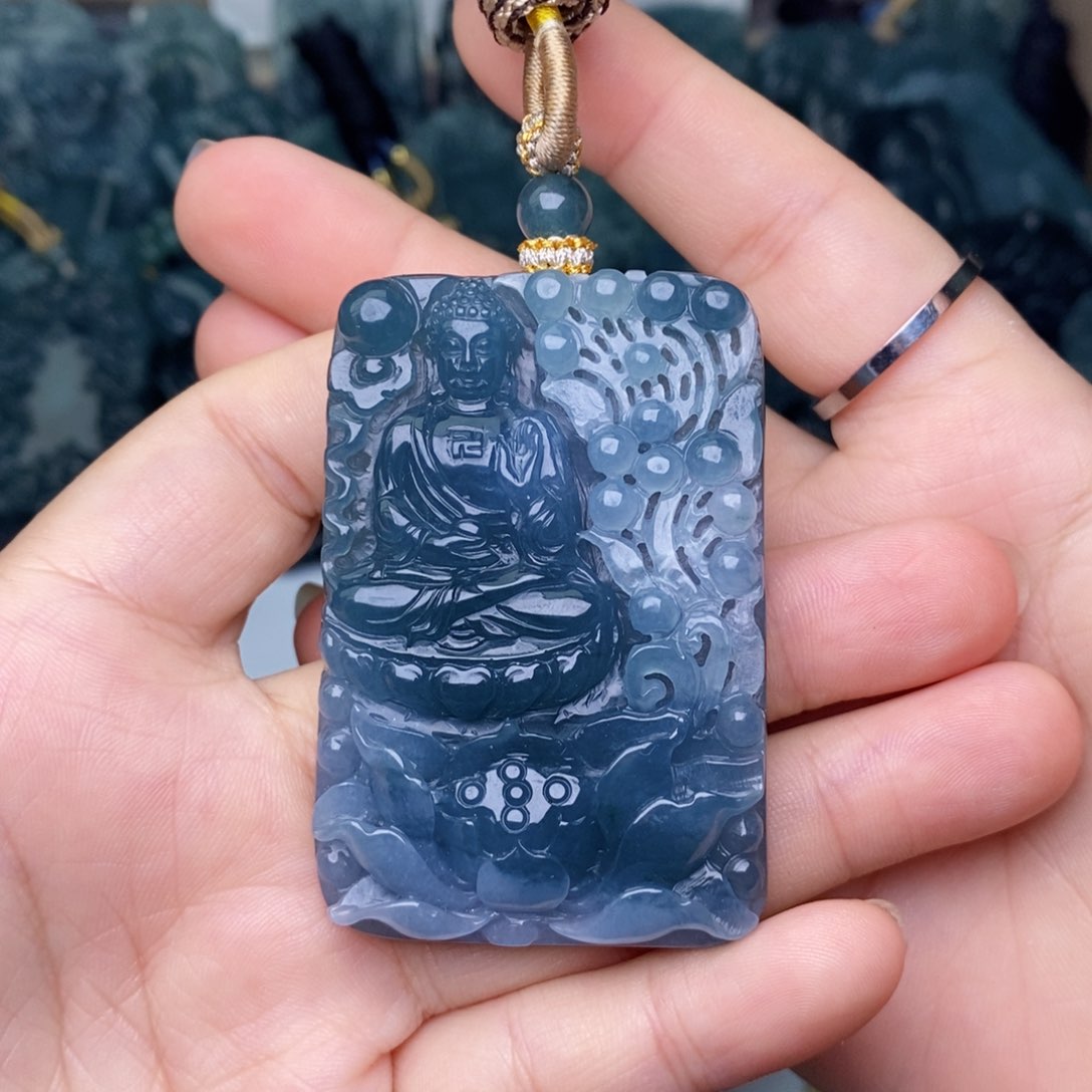 颈饰未镶嵌翡翠            