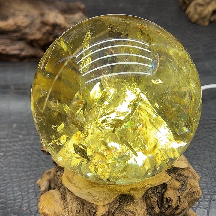 有米花爆彩黄阿塞金字塔未镶嵌黄晶
