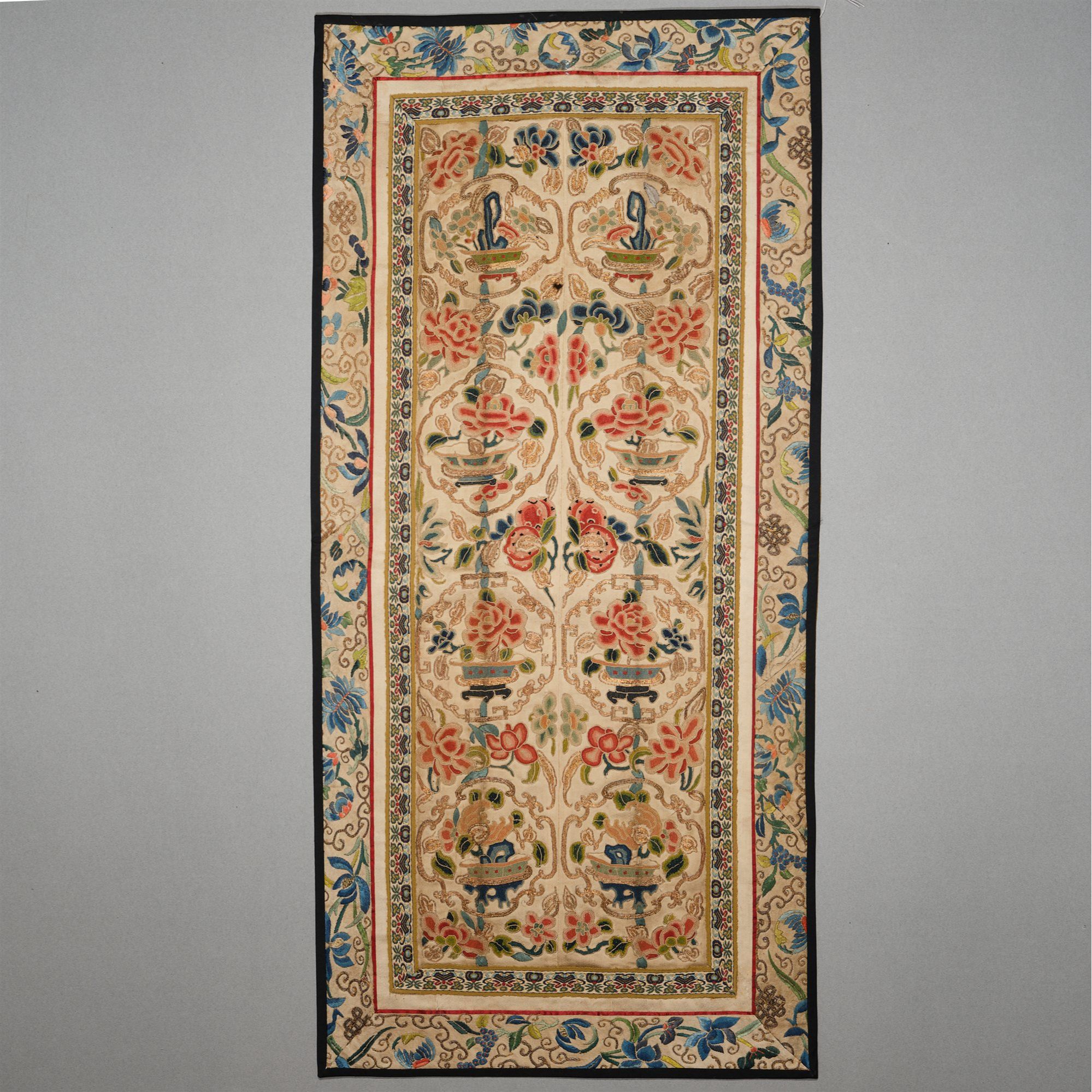 LOT206 清打籽花卉挽绣对