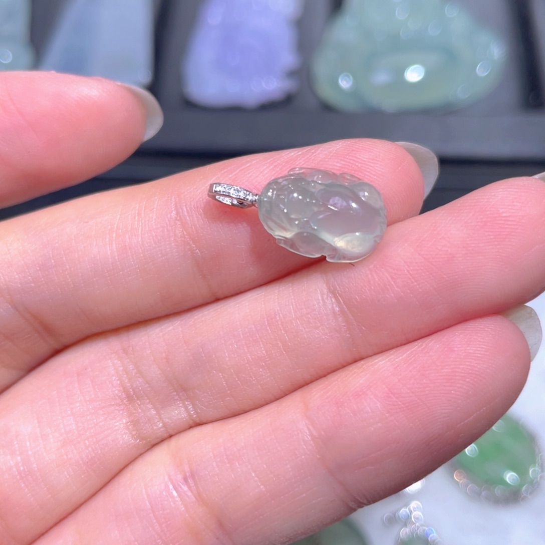 颈饰18K金镶嵌翡翠翡翠