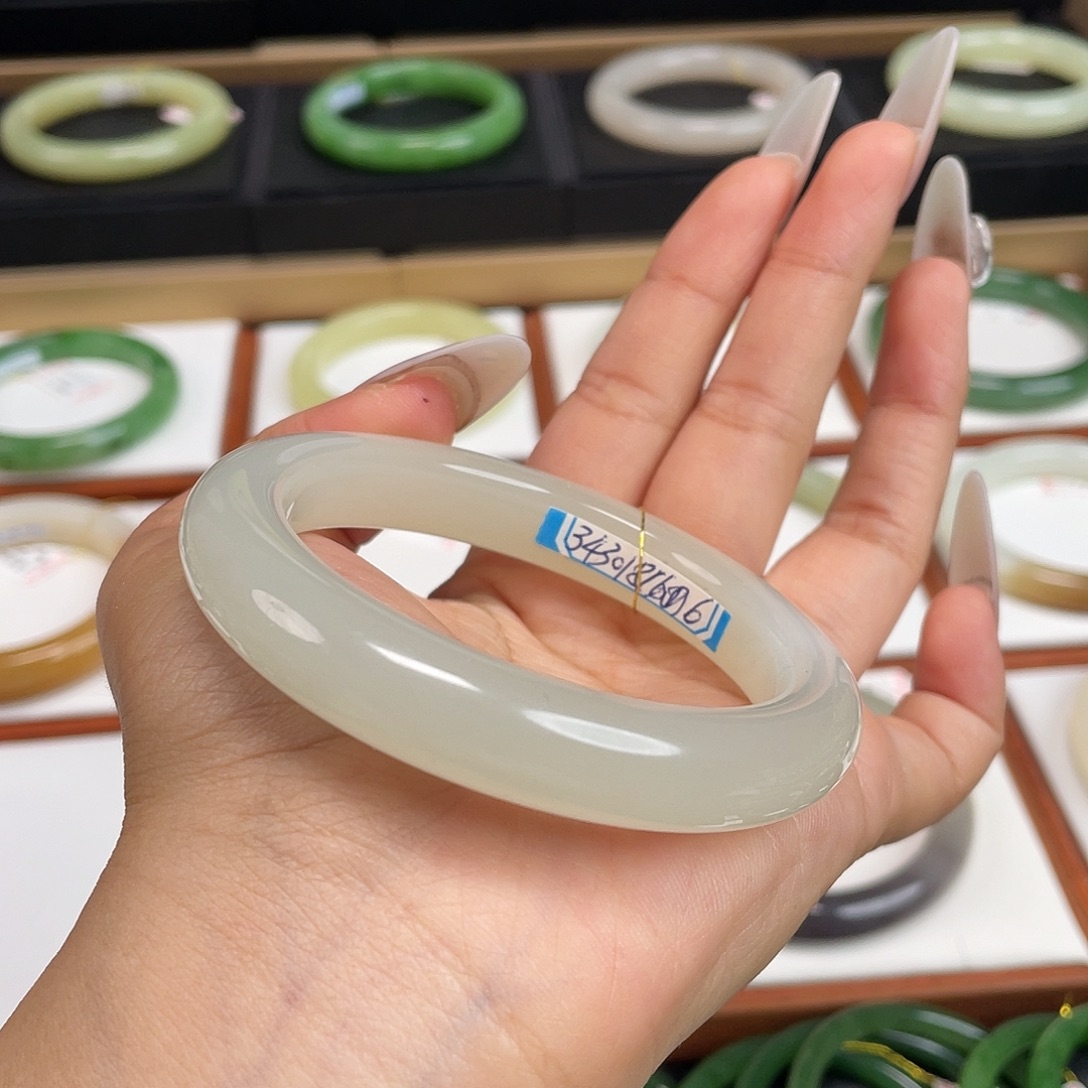 和田玉未镶嵌手镯56