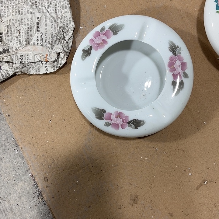 陶烟灰缸，烟灰缸，烟灰缸微瑕