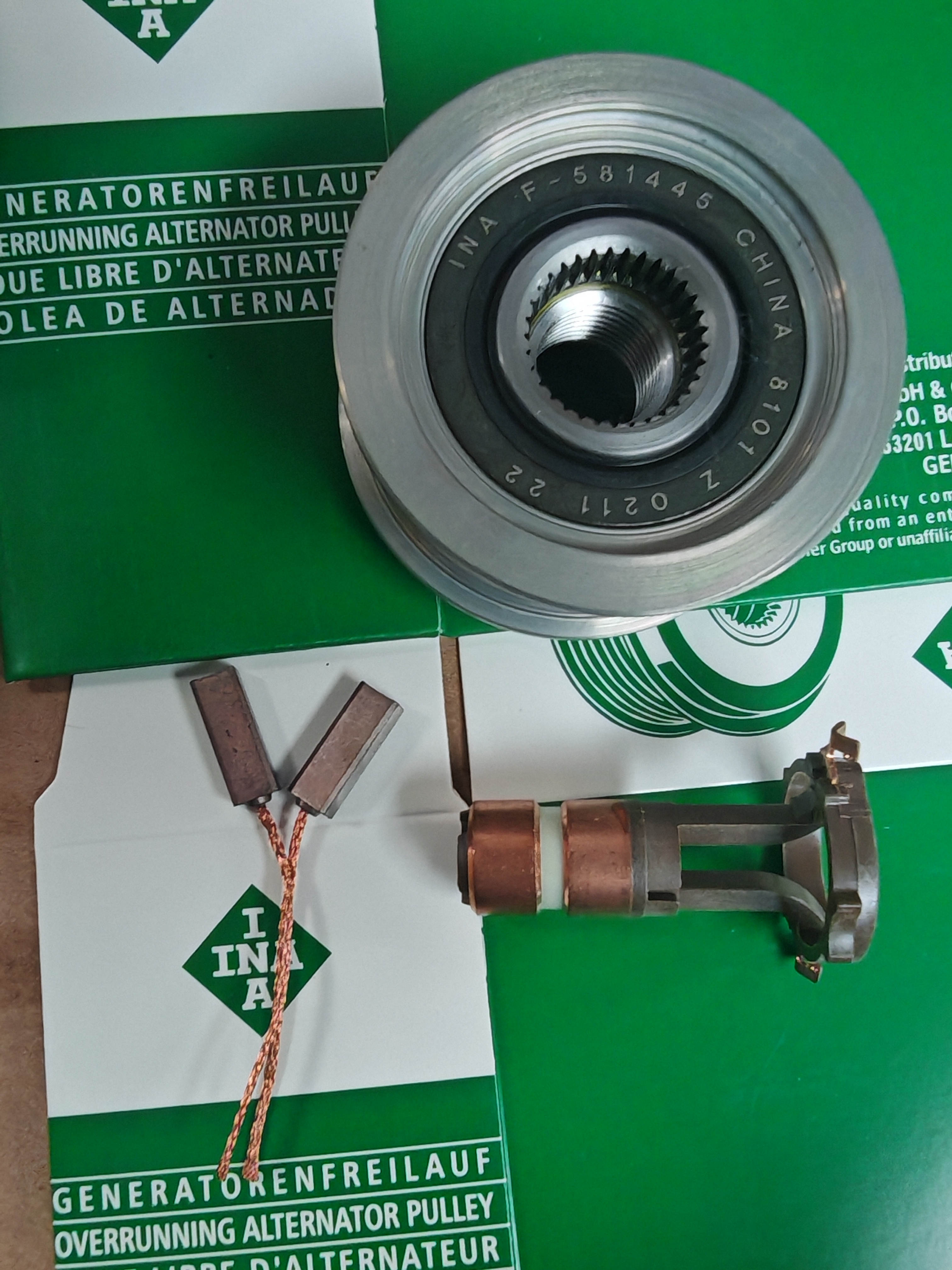 大通V80发电机保养套装皮带轮一个INA铜环一个碳刷一对